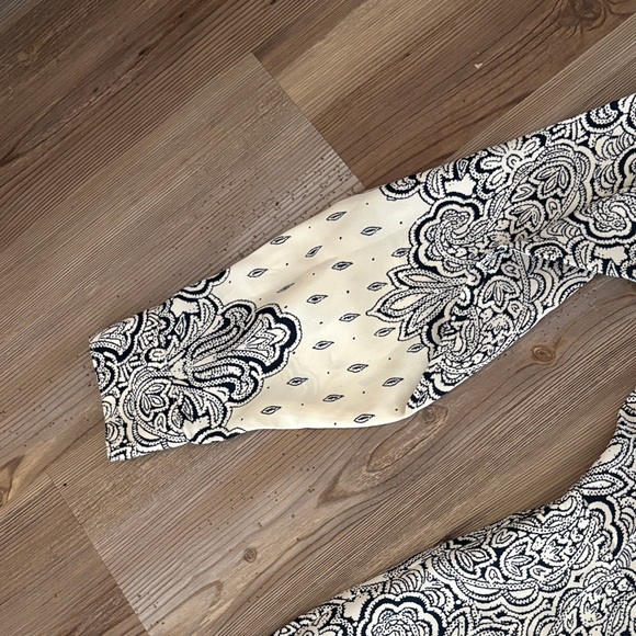 LOFT Elegant Black and Cream Patterned Long Sleeve Dress - Picture 5 of 11